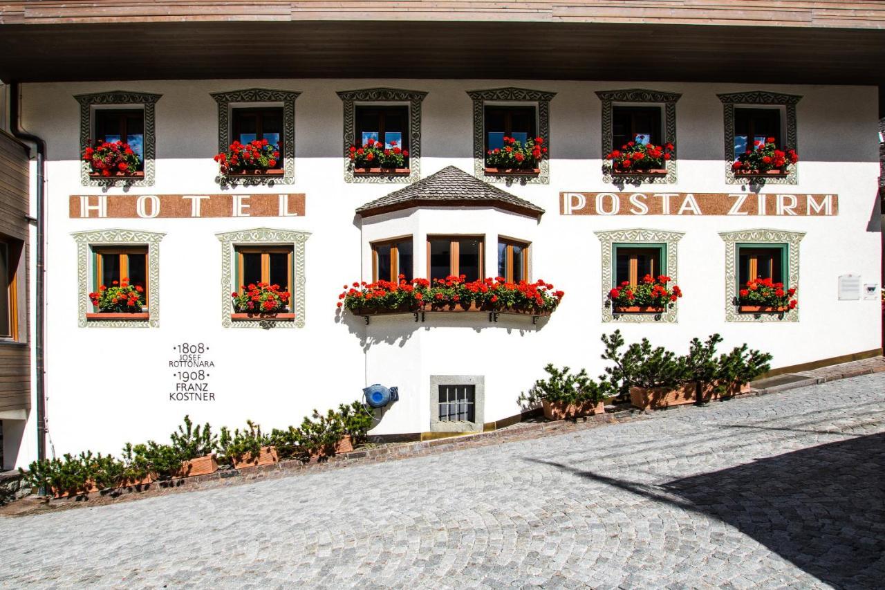 Posta Zirm Hotel Corvara In Badia Eksteriør billede