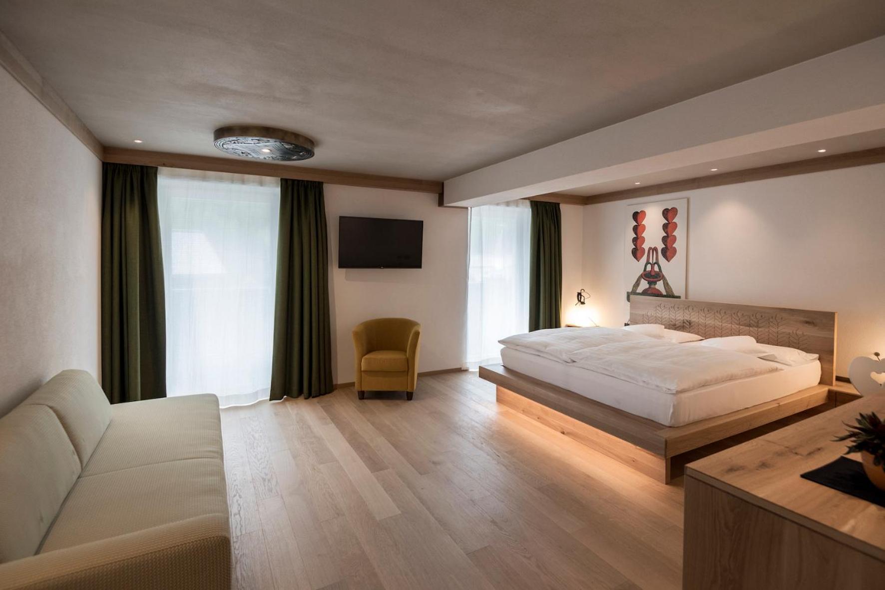 Posta Zirm Hotel Corvara In Badia Eksteriør billede