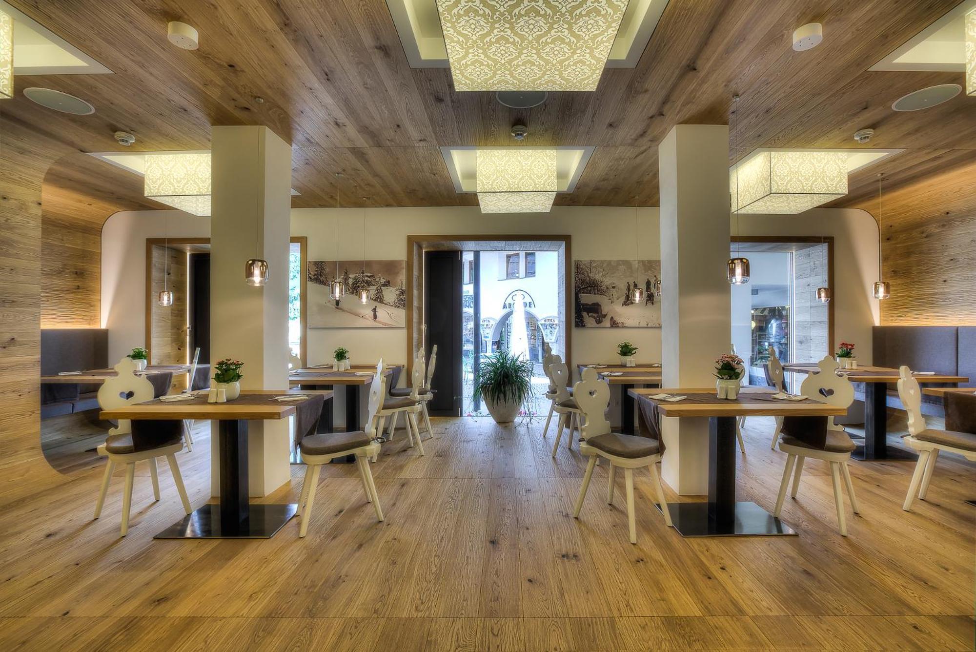Posta Zirm Hotel Corvara In Badia Eksteriør billede