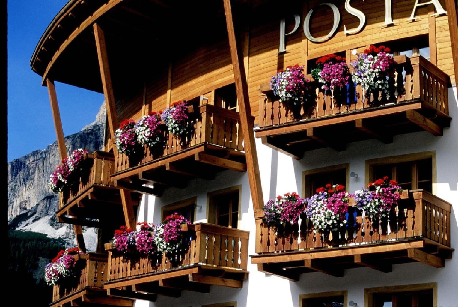Posta Zirm Hotel Corvara In Badia Eksteriør billede