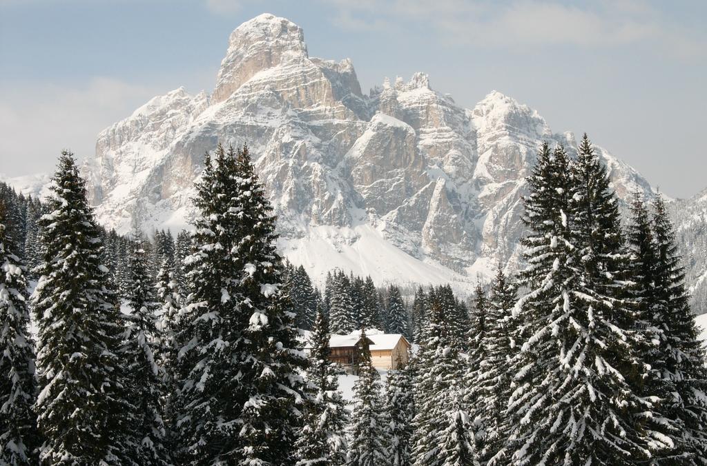 Posta Zirm Hotel Corvara In Badia Eksteriør billede